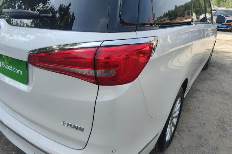Used Buick GL8 2018 ES 28T Premium Model China VI Standard Exterior 6