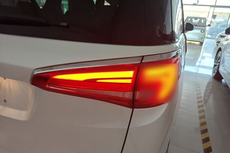 Used Buick GL8 2018 ES 28T Comfort Model China VI Standard Exterior 7