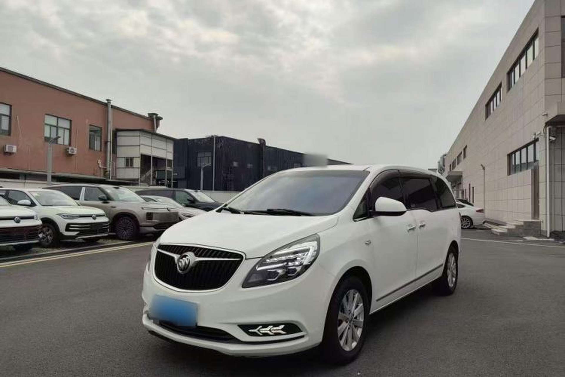 Used Buick GL8 2018 28T Prestige Version China VI Standard Front Left 45 Deg