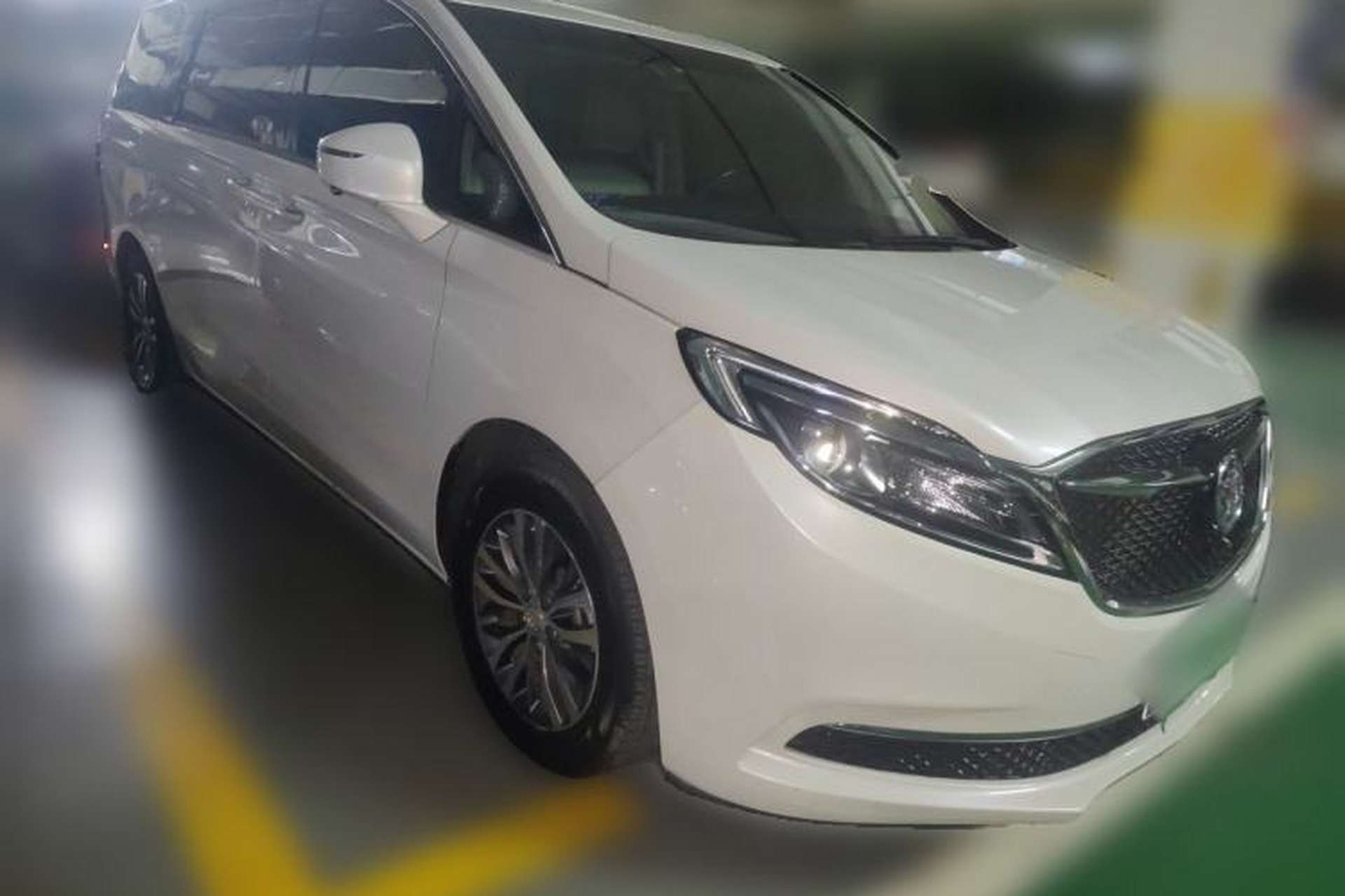 Used Buick GL8 2018 ES 28T Comfort Model China VI Standard Front Right 45 Deg