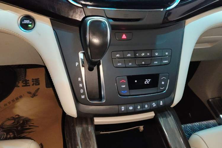 Used Buick GL8 2018 ES 28T Comfort Model China VI Standard Gear Lever