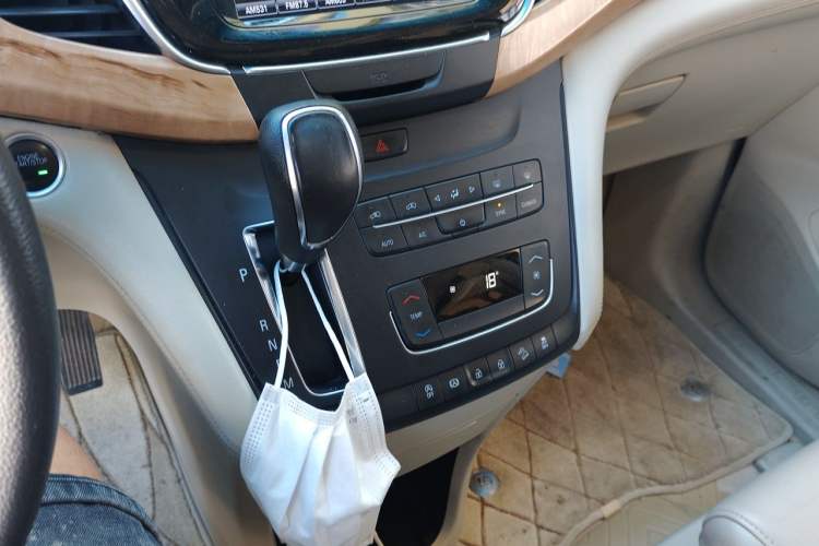 Used Buick GL8 2018 ES 28T Comfort Model China VI Standard Gear Lever