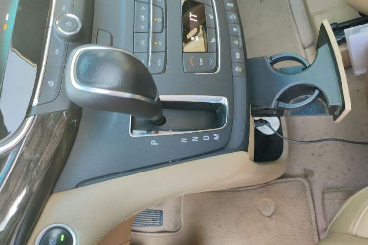 Used Buick GL8 2018 ES 28T Premium Model China VI Standard Gear Lever