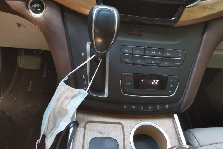 Used Buick GL8 2018 ES 28T Comfort Model China VI Standard Gear Lever