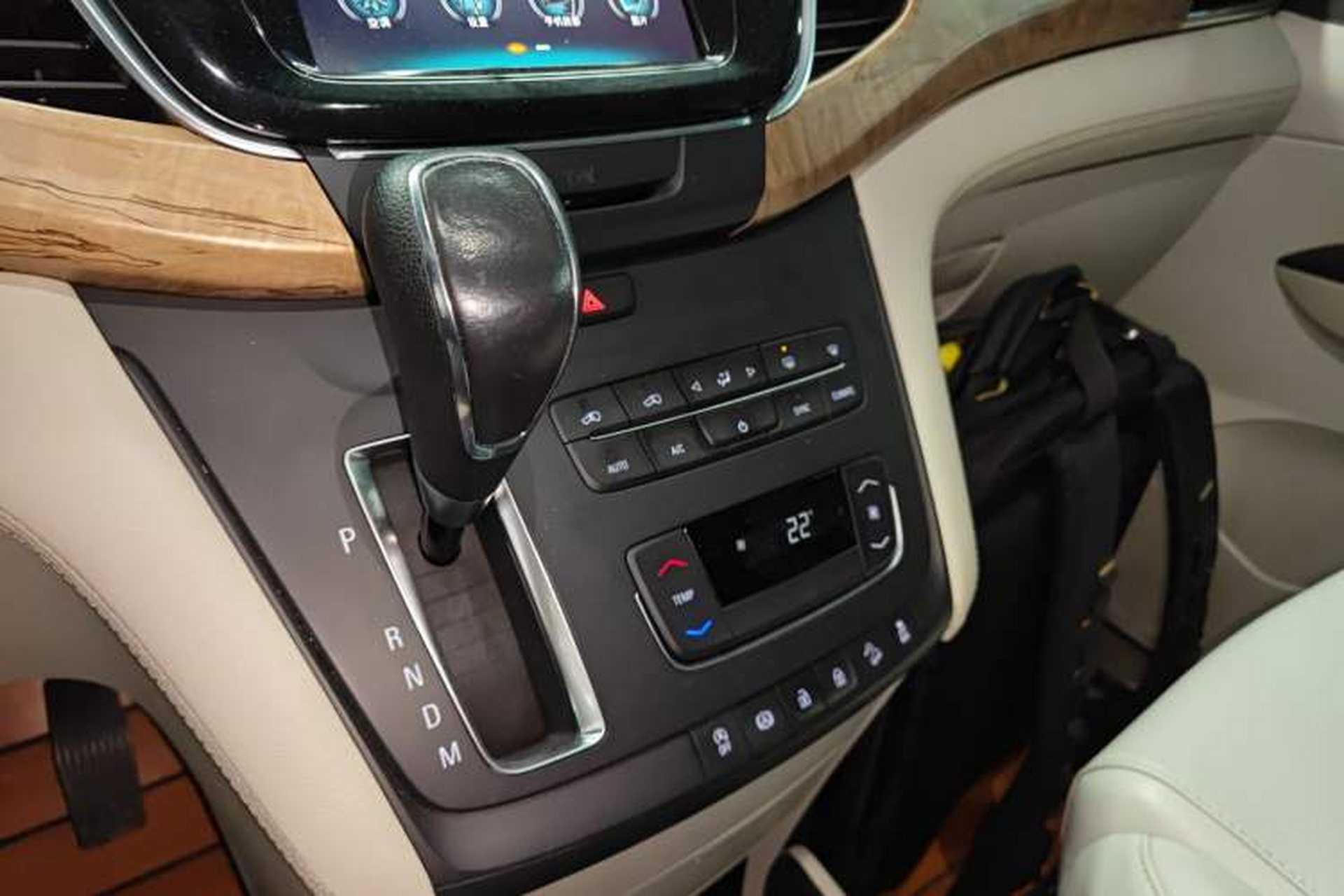 Used Buick GL8 2018 ES 28T Comfort Model China VI Standard Gear Lever