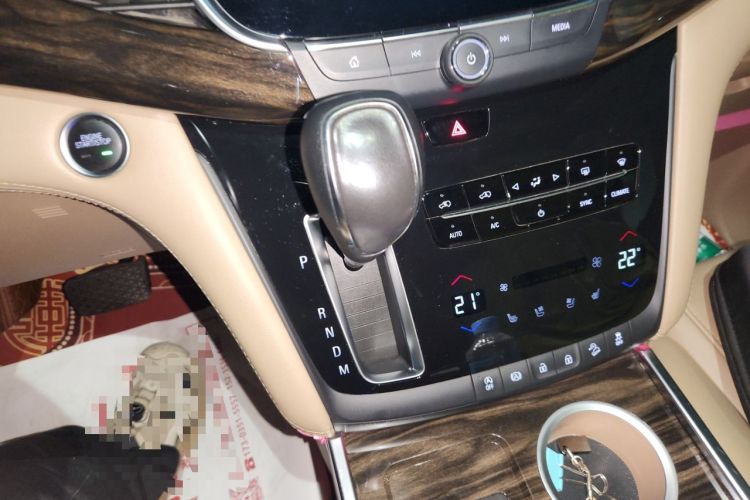 Used Buick GL8 2018 ES 28T Flagship Model China VI Standard Gear Lever