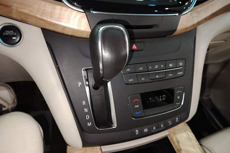 Used Buick GL8 2018 ES 28T Comfort Model China VI Standard Gear Lever