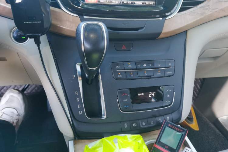 Used Buick GL8 2018 ES 28T Comfort Model China VI Standard Gear Lever