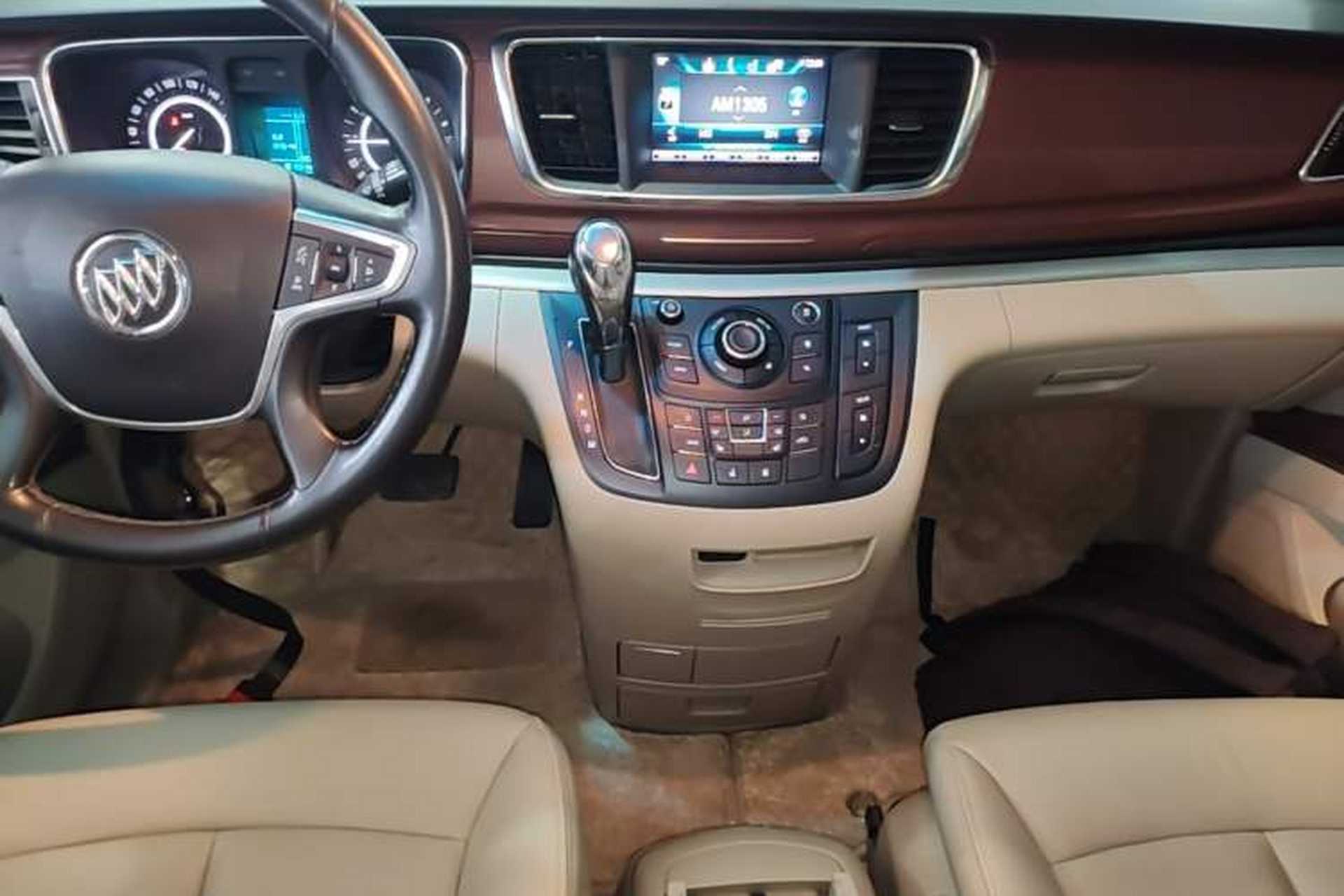 Used Buick GL8 2018 28T Prestige Version China VI Standard Gear Lever
