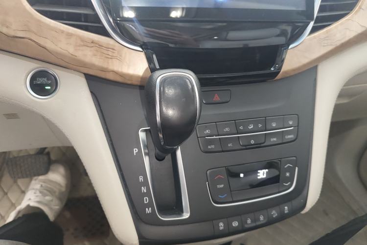 Used Buick GL8 2018 ES 28T Comfort Model China VI Standard Gear Lever