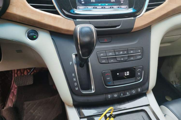 Used Buick GL8 2018 ES 28T Comfort Model China VI Standard Gear Lever