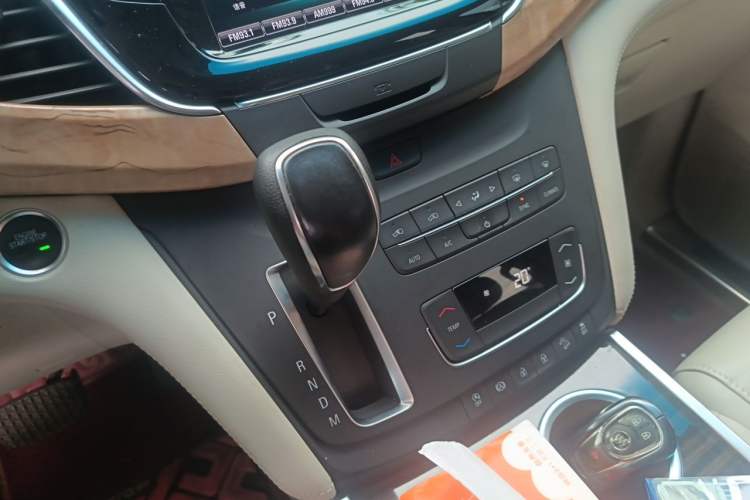 Used Buick GL8 2018 ES 28T Comfort Model China VI Standard Gear Lever