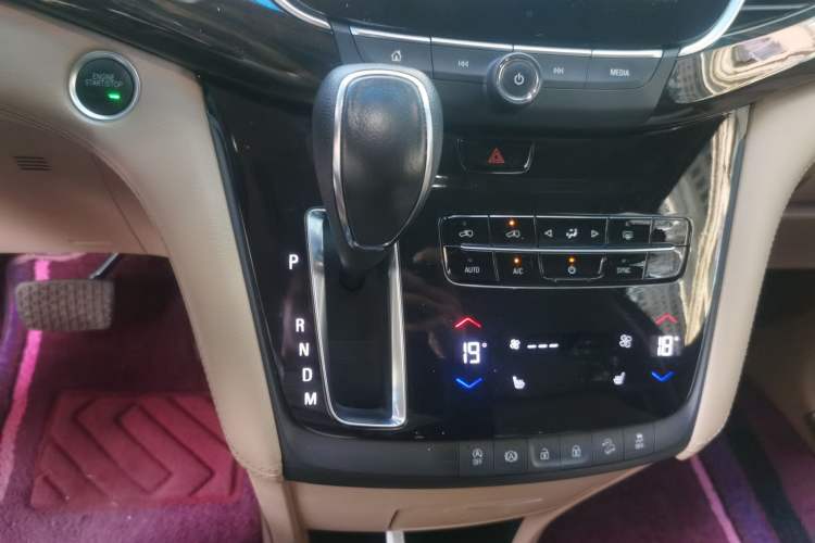 Used Buick GL8 2018 ES 28T Luxury Model China VI Standard Gear Lever