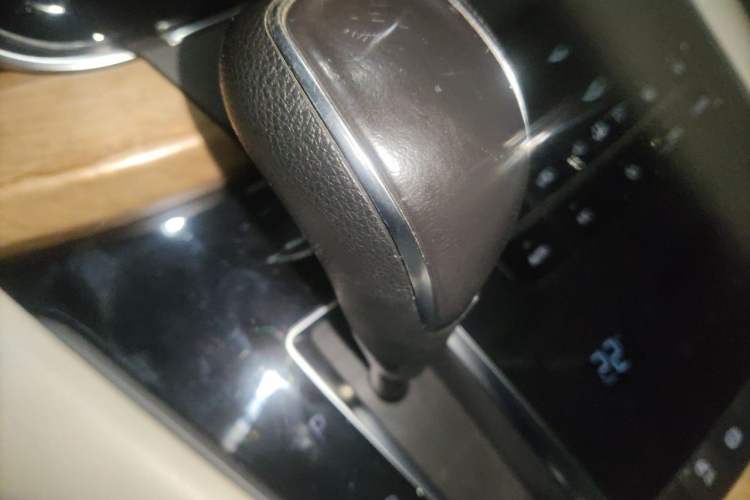 Used Buick GL8 2018 ES 28T Comfort Model China VI Standard Gear Lever