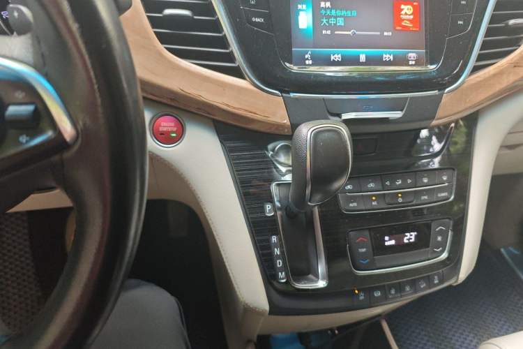 Used Buick GL8 2018 ES 28T Comfort Model China VI Standard Gear Lever