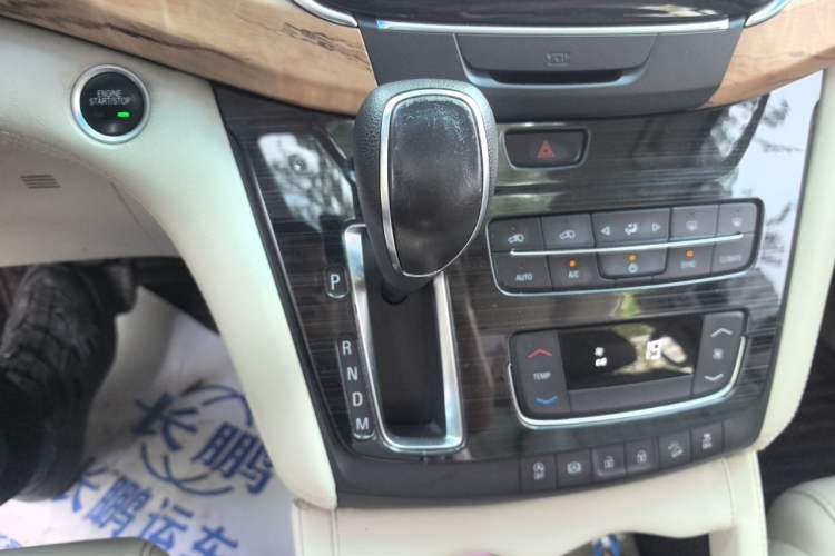 Used Buick GL8 2018 ES 28T Comfort Model China VI Standard Gear Lever