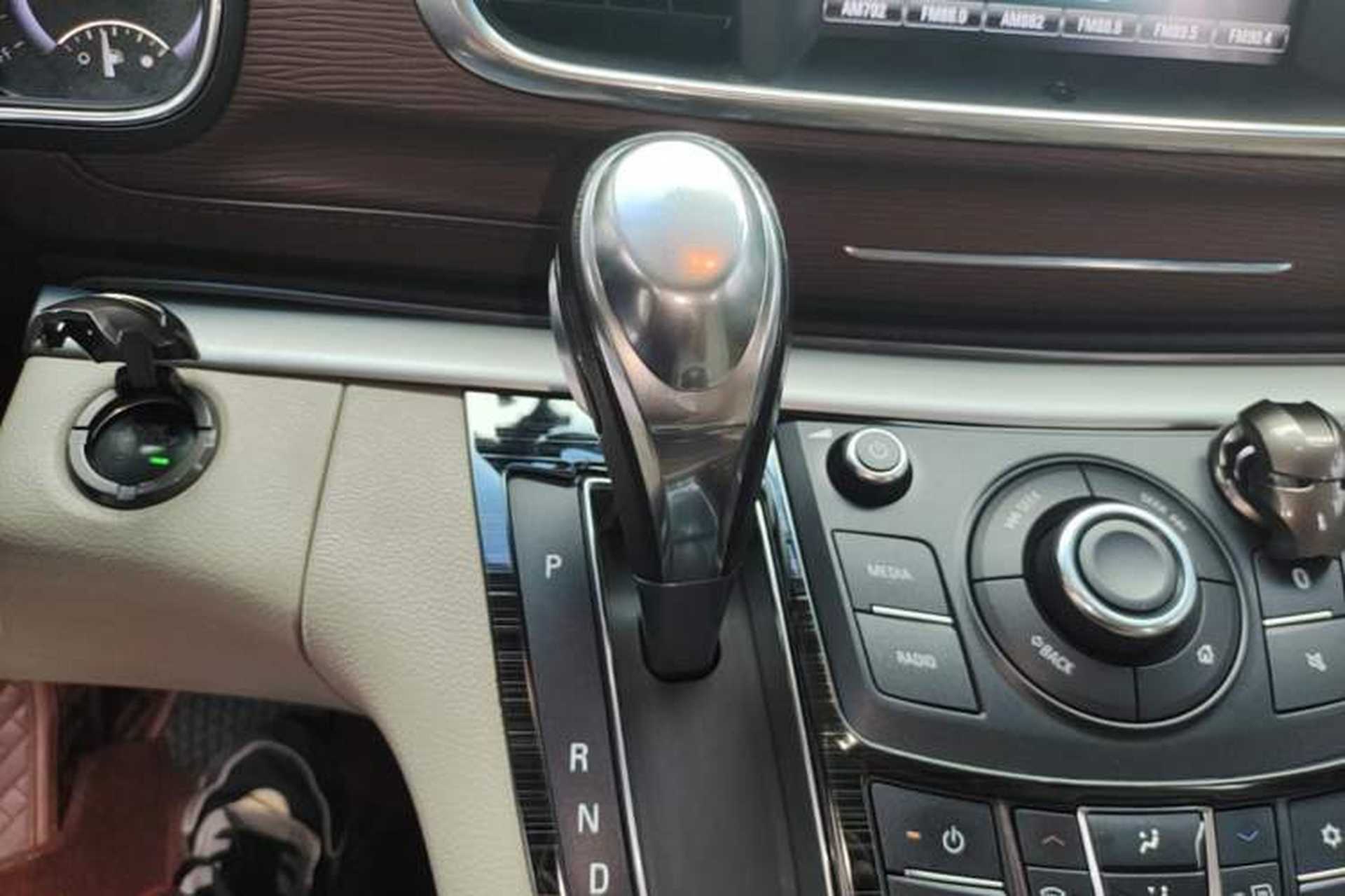 Used Buick GL8 2018 28T Prestige Version China VI Standard Gear Lever