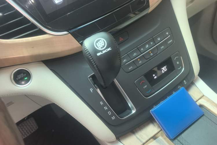 Used Buick GL8 2018 ES 28T Comfort Model China VI Standard Gear Lever
