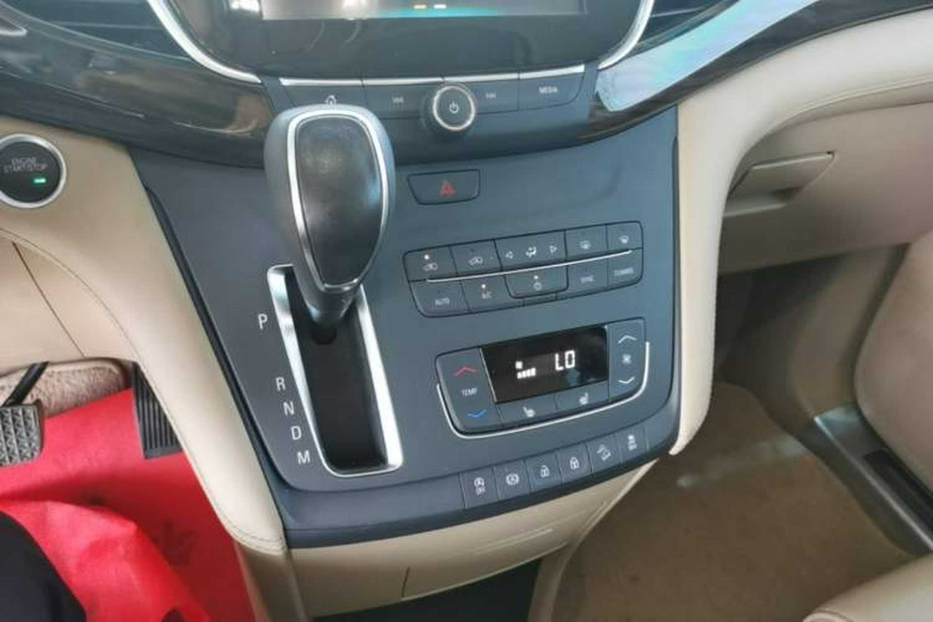 Used Buick GL8 2018 ES 28T Premium Model China VI Standard Gear Lever