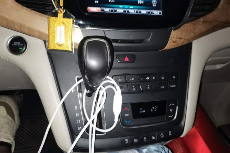 Used Buick GL8 2018 ES 28T Comfort Model China VI Standard Gear Lever