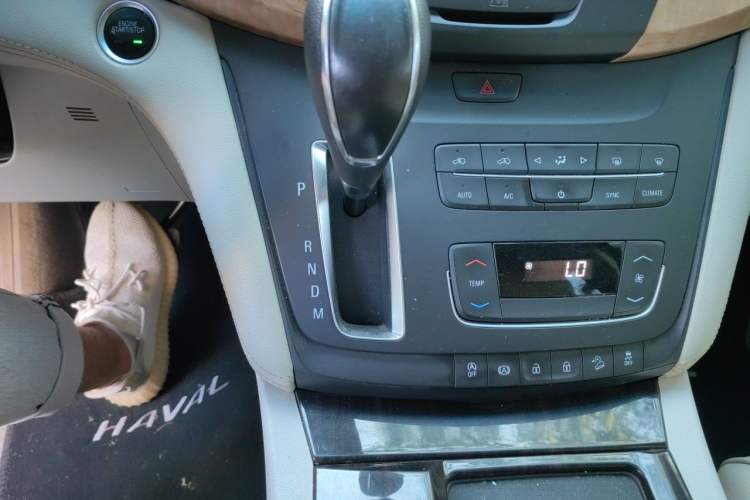 Used Buick GL8 2018 ES 28T Comfort Model China VI Standard Gear Lever