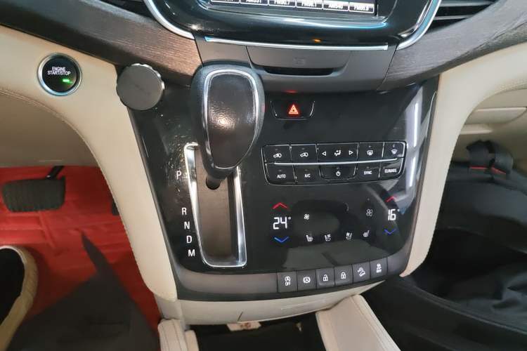 Used Buick GL8 2018 ES 28T Comfort Model China VI Standard Gear Lever
