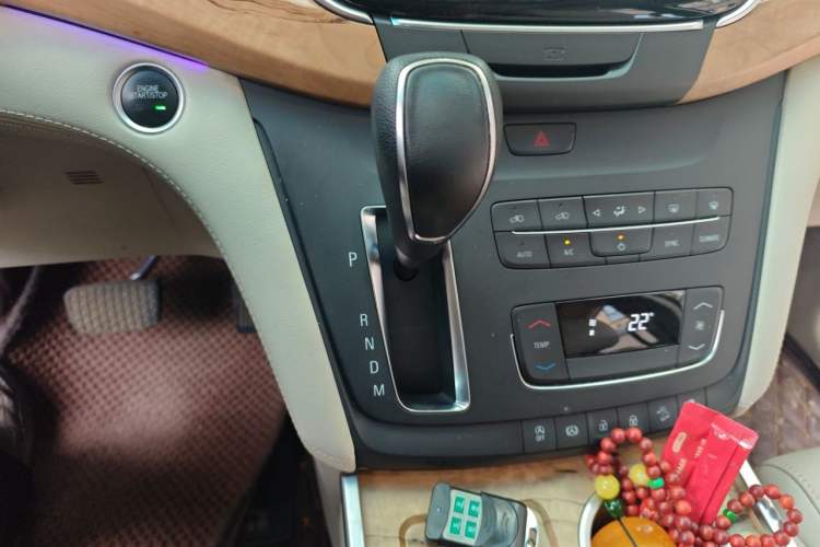 Used Buick GL8 2018 ES 28T Comfort Model China VI Standard Gear Lever