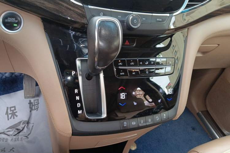 Used Buick GL8 2018 ES 28T Luxury Model China VI Standard Gear Lever