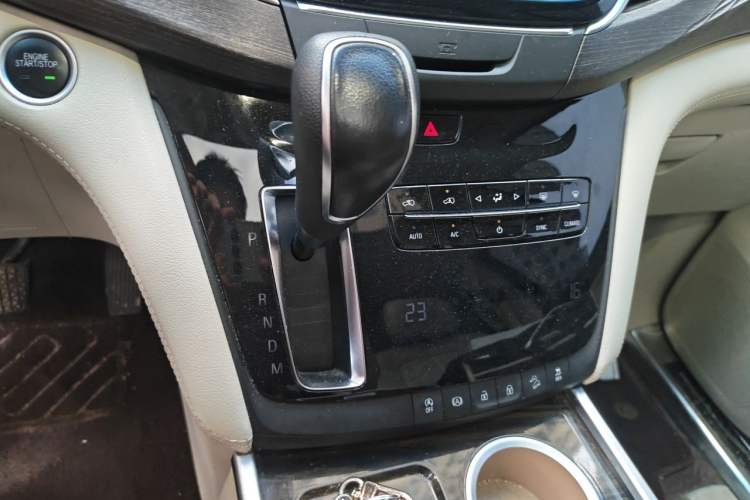 Used Buick GL8 2018 ES 28T Comfort Model China VI Standard Gear Lever