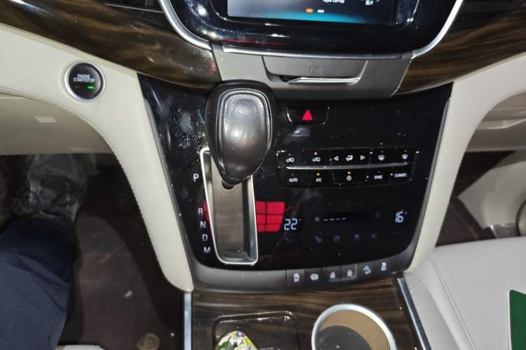 Used Buick GL8 2018 ES 28T Comfort Model China VI Standard Gear Lever