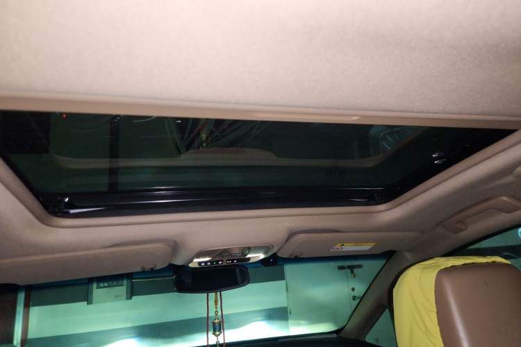 Used Buick GL8 2018 ES 28T Flagship Model China VI Standard Headliner
