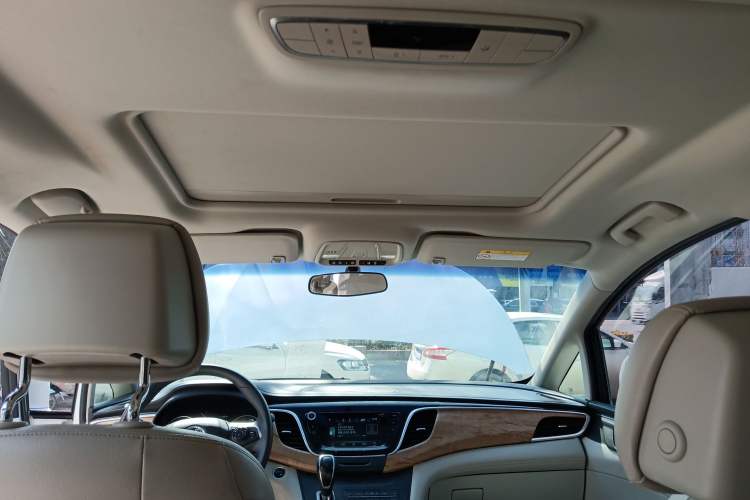 Used Buick GL8 2018 ES 28T Comfort Model China VI Standard Headliner