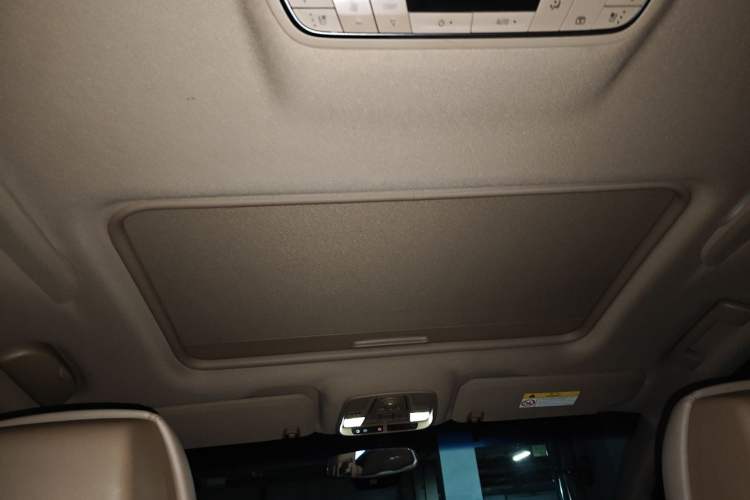 Used Buick GL8 2018 ES 28T Luxury Model China VI Standard Headliner