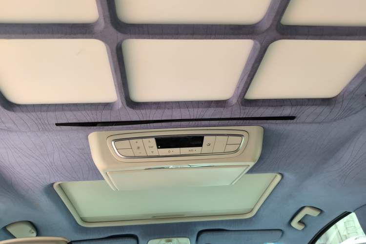 Used Buick GL8 2018 ES 28T Comfort Model China VI Standard Headliner