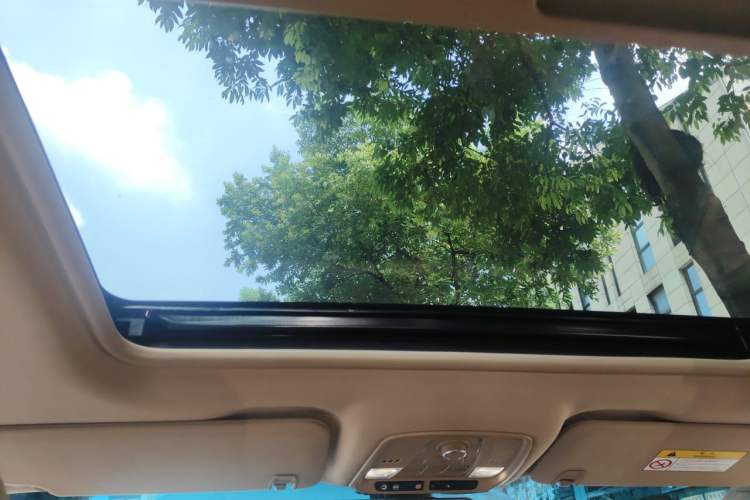 Used Buick GL8 2018 ES 28T Luxury Model China VI Standard Headliner