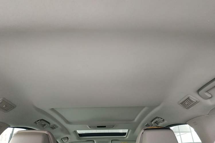 Used Buick GL8 2018 ES 28T Comfort Model China VI Standard Headliner