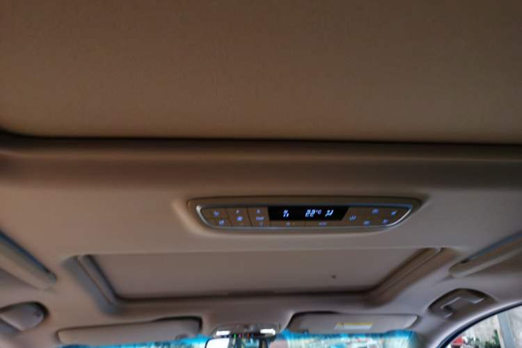 Used Buick GL8 2018 ES 28T Flagship Model China VI Standard Headliner