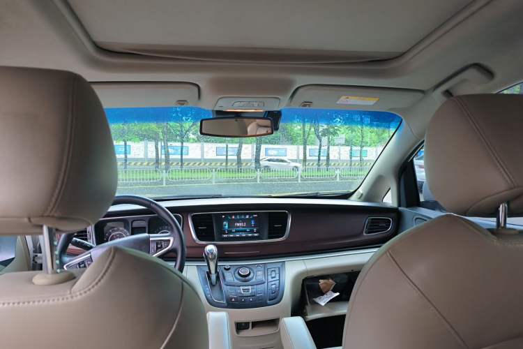 Used Buick GL8 2018 28T Luxury Model China VI Standard Headliner