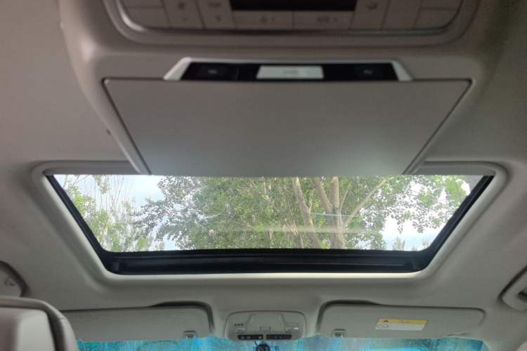Used Buick GL8 2018 ES 28T Comfort Model China VI Standard Headliner