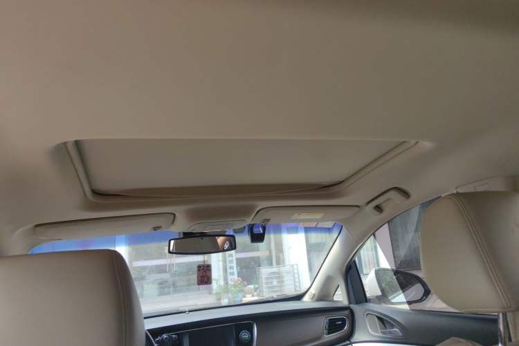 Used Buick GL8 2018 28T Luxury Model China VI Standard Headliner