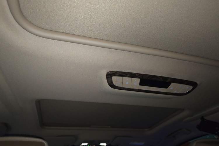 Used Buick GL8 2018 ES 28T Luxury Model China VI Standard Headliner
