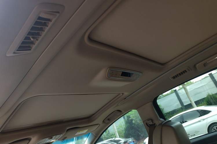 Used Buick GL8 2018 ES 28T Flagship Model China VI Standard Headliner