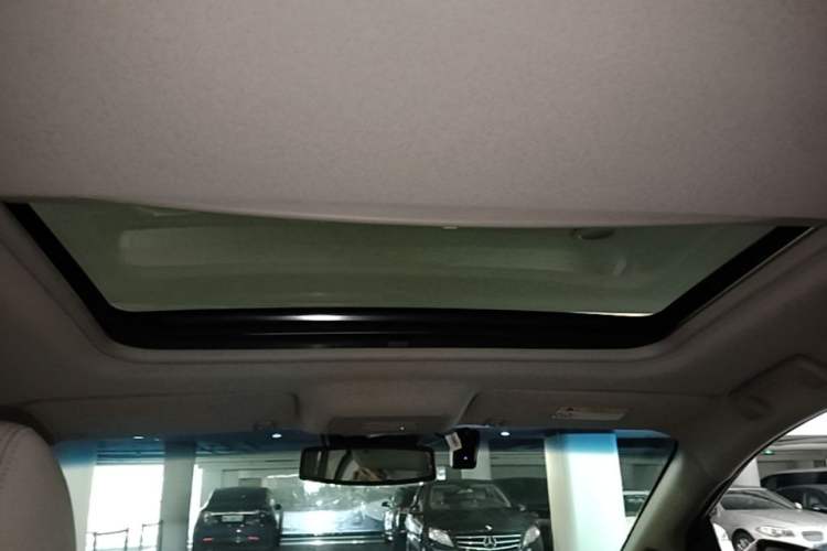 Used Buick GL8 2018 28T Luxury Model China VI Standard Headliner