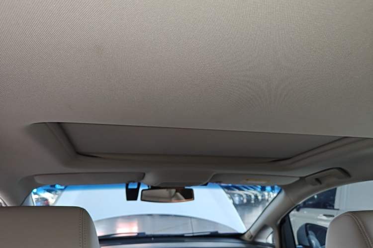 Used Buick GL8 2018 28T Luxury Model China VI Standard Headliner