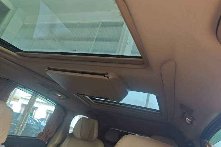 Used Buick GL8 2018 ES 28T Flagship Model China VI Standard Headliner