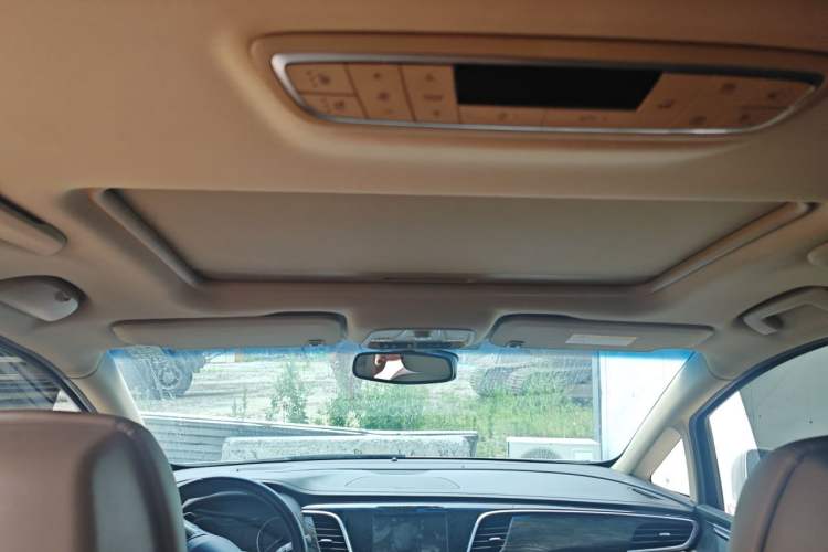 Used Buick GL8 2018 ES 28T Flagship Model China VI Standard Headliner