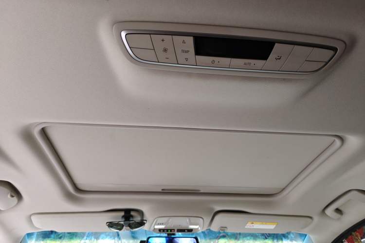 Used Buick GL8 2018 ES 28T Comfort Model China VI Standard Headliner