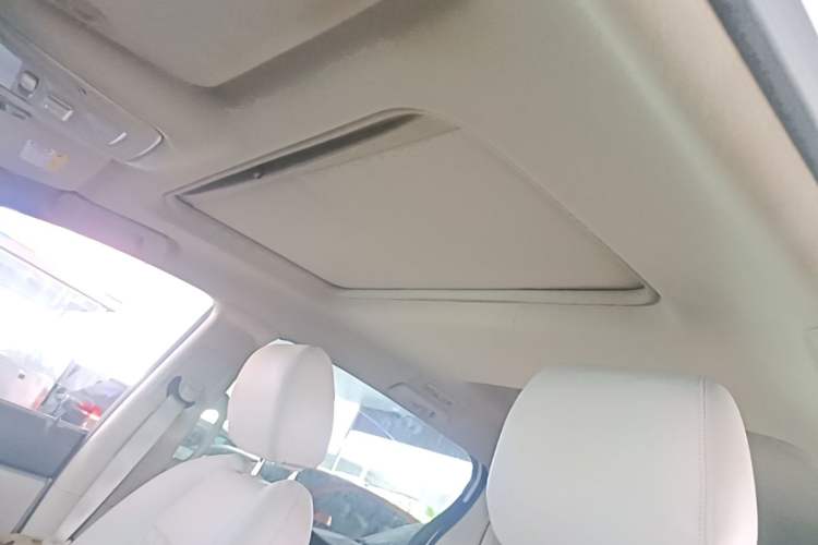 Used Buick GL8 2018 28T Luxury Model China VI Standard Headliner