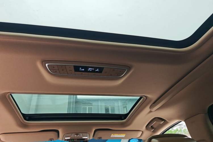 Used Buick GL8 2018 ES 28T Flagship Model China VI Standard Headliner