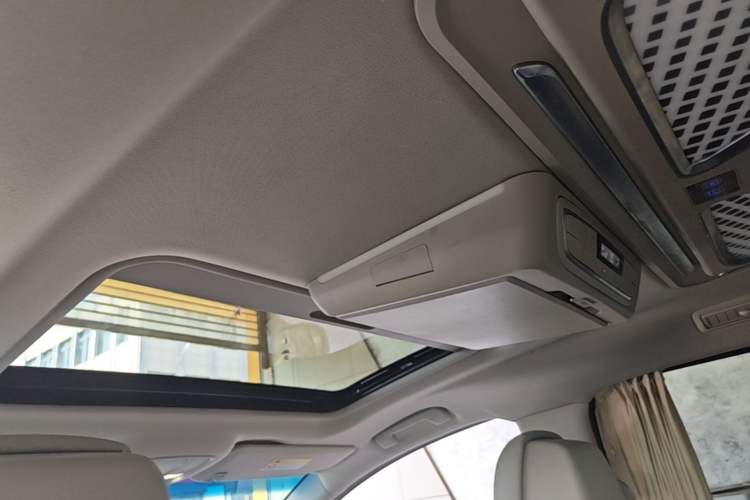 Used Buick GL8 2018 ES 28T Comfort Model China VI Standard Headliner